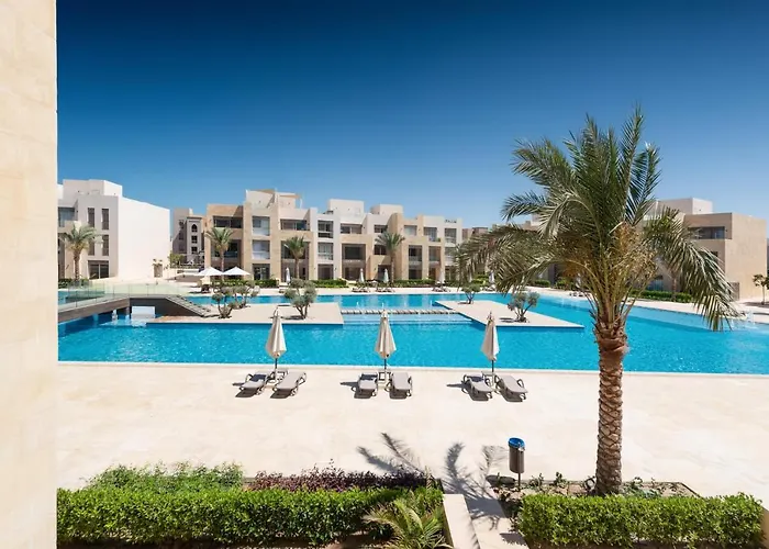 Jazzy 1bdr W Outdoor Pool View Terrace Free Pool & Access Hurghada