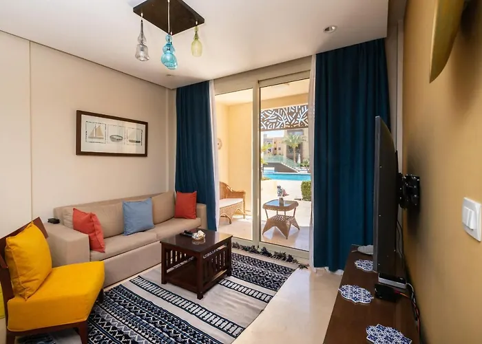 Jazzy 1bdr W Outdoor Pool View Terrace Free Pool & Access Appartement Hurghada