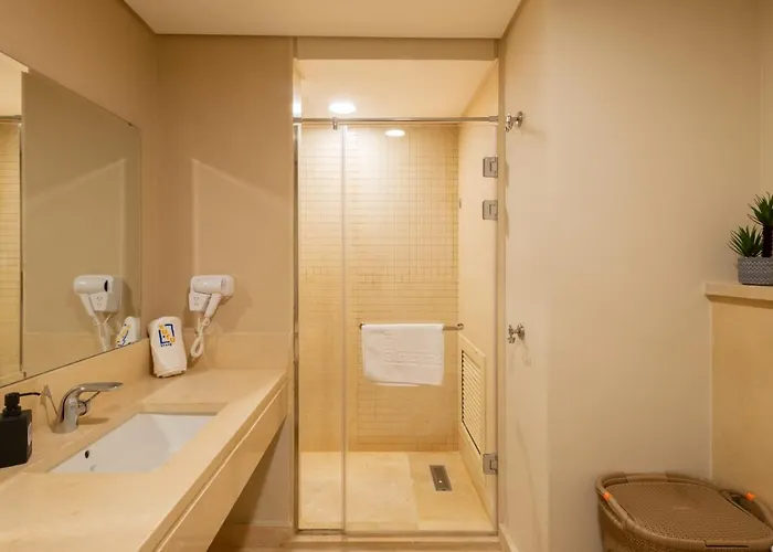 Jazzy 1bdr W Outdoor Pool View Terrace Free Pool & Access Appartement *