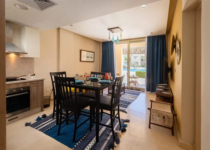 Jazzy 1bdr W Outdoor Pool View Terrace Free Pool & Access Appartement